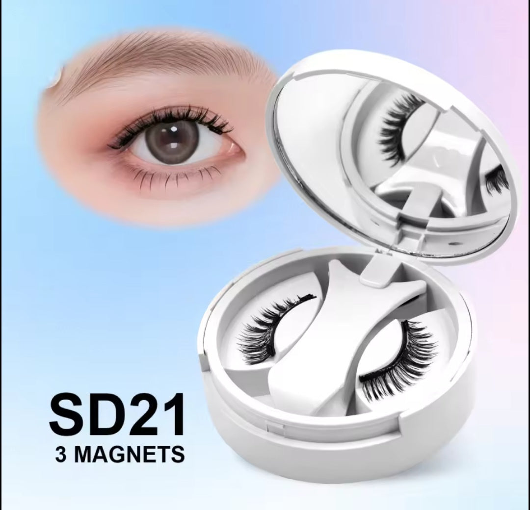 Magnaglam lashes.