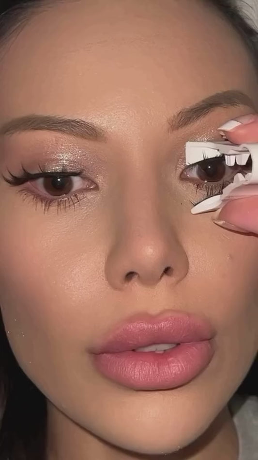 Magnaglam lashes.