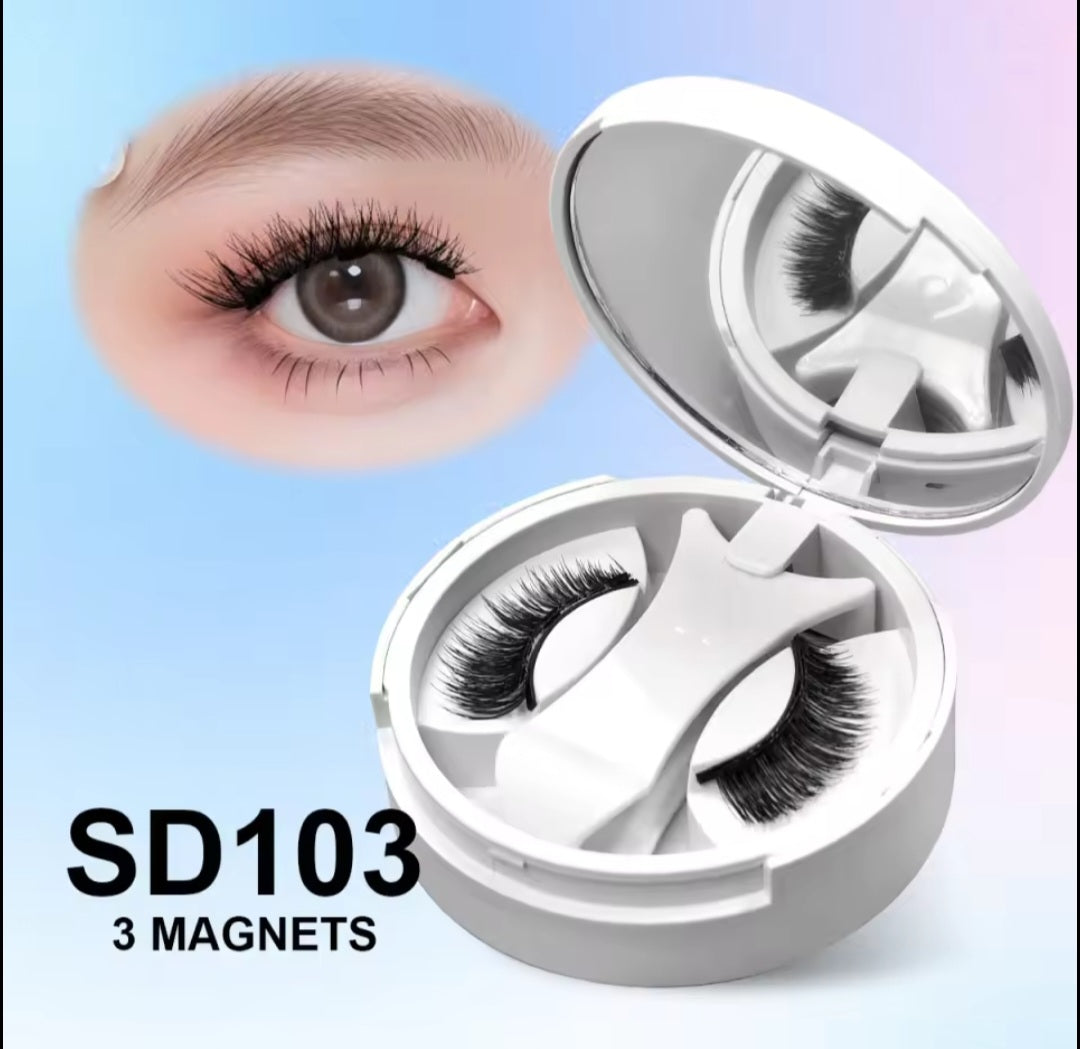 Magnaglam lashes.